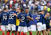 Mbappe ta marca dos gol mientras Francia ta pasa facilmente pa ronda di 16