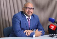 Segun comunicado di parlamentario Edgard Vrolijk (MEP): Minister Mike Eman tin e proceso pa incorpora e Instituto Ombudsman den Constitucion stanca