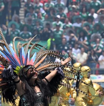 Mundial ta combina futbol cu superstreanan di musica mundial