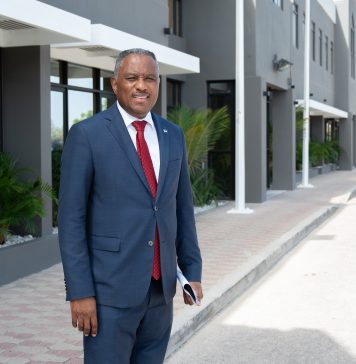 Segun minister Dowers: situacion di personal na recherche tin debido atencion