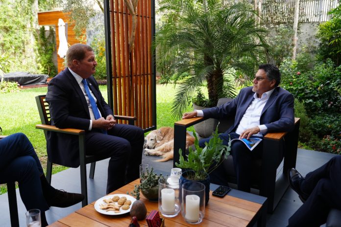 Aruba ta explora pa trece mas fruta y berdura fresco for di Peru