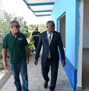 Comunicado di minister Arthur Dowers: Minister a inspecciona trabaonan di renobacion na Scol di Polis “Edgar Joaquin ‘Watty’ Vos”