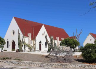 Comunicado di prensa: Seroe Colorado Community Church traspasa oficialmente pa Stichting Monumentenfonds Aruba