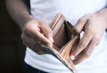 Analisis di Siman: Finanzas di Aruba — Ora espacio pa maniobra ta bira menos