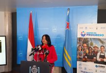 Directora di DIMAS, Kathy Paskel: “E pensamento cu lo mester solamente atende e cliente den idioma Hulandes of Papiamento ta limita”