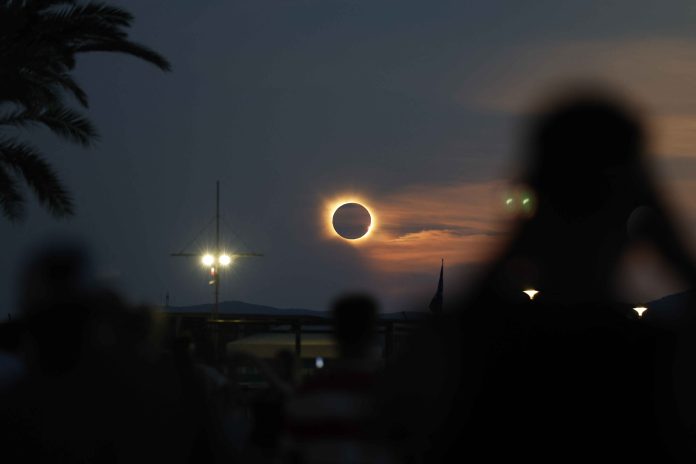 SPAIN-ASTRONOMY-ECLIPSE