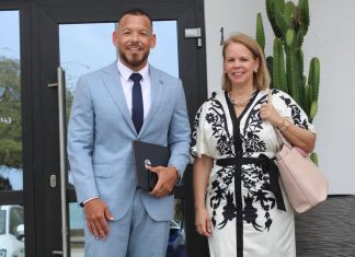 MEP ta pidi Parlamento yama minister Gerlien Croes pa duna cuenta tocante biahe den jet priva despues di conseho di LAR