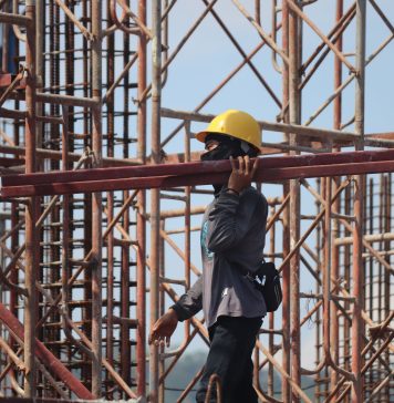 Menos permiso, mas placa: Kico e cifranan di construccion na Aruba ta revela