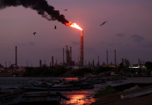Venezuela ta firma contract cu compania Mericano pa desaroyo di dos campo petrolero