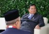 Centenares ta bira malo na Indonesia despues di cuminda gratis na scol