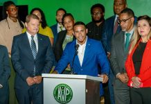 Mike Eman a anuncia transferencia di liderazgo di AVP despues di 25 aña como lider