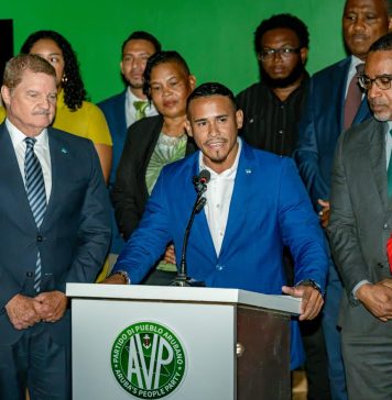 Mike Eman a anuncia transferencia di liderazgo di AVP despues di 25 aña como lider