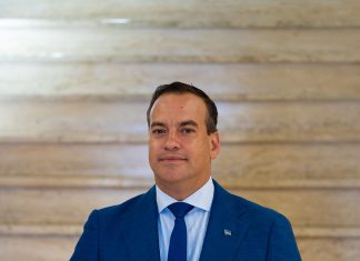 Minister Wever ta acerca mercado internacional prepara pa financiamento pa paga debe cu ta madura den 2027 GEOFFREY
