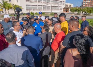 Operadornan di Tour a blokia rotonde como protesta contra proposicion di gobierno como solucion