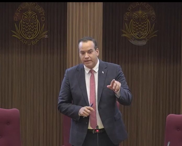 Parlamento a debati propuesta pa cambio di ley cu ta regula salario maximo pa oficialnan top