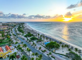 Ken ta controla turismo na Aruba? Parti II: Despues cu e turistanan yega, unda nan ta keda?