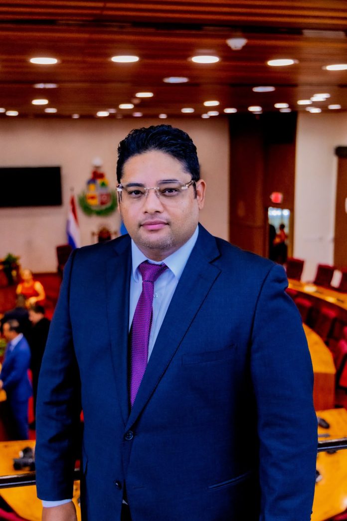 Ta solicita debate parlamentario tocante estado, capacidad y plan di Cuerpo Policial Aruba