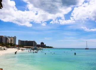 A nota dos tribon landando cerca di oriya na Palm Beach