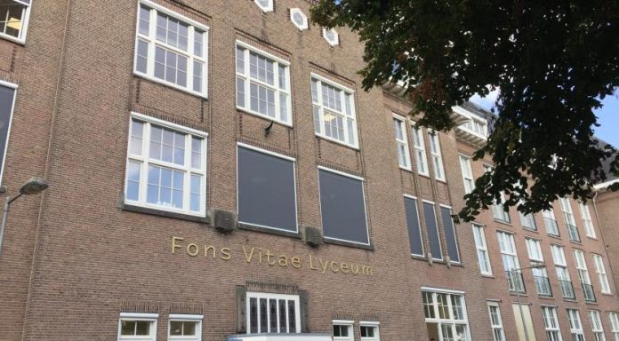 Corte ta sostene decision di scol na Amsterdam pa no pasa studiante cu ta papia Ingles pa siguiente aña
