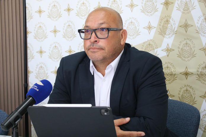 Falta di contesta di Gobierno ta tranca dos iniciativa di ley crucial den Parlamento EDGARD VROLIJK