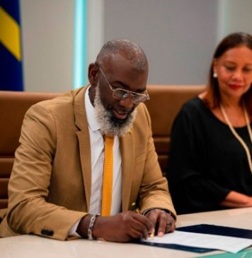 Pisas ta reconoce derecho di Parlamento pa desafia ministernan di gobierno sin sancion politico