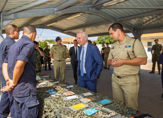 Secretario di Estado Van der Burg a bishita Marinierskazerne na Savaneta