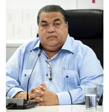 Trona ta acusa ex-minister di Finansa Silvania di interferi den decision fiscal cu ta envolve XCG 3,2 biyon